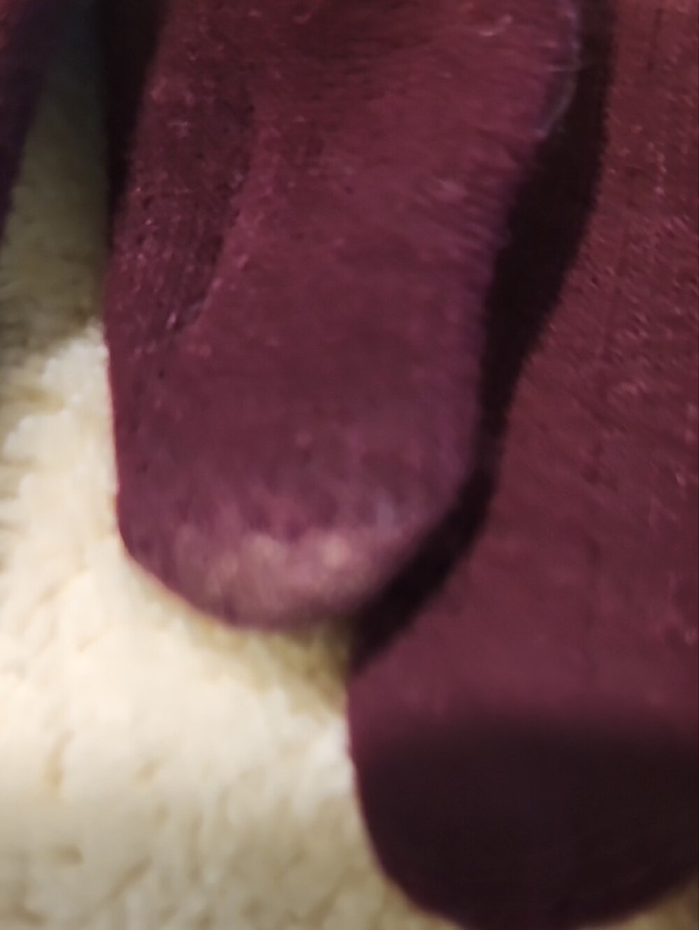 Source Unknown Burgundy Gloves with Houndstooth Cuff and Gold Accent - Picture 5 of 11